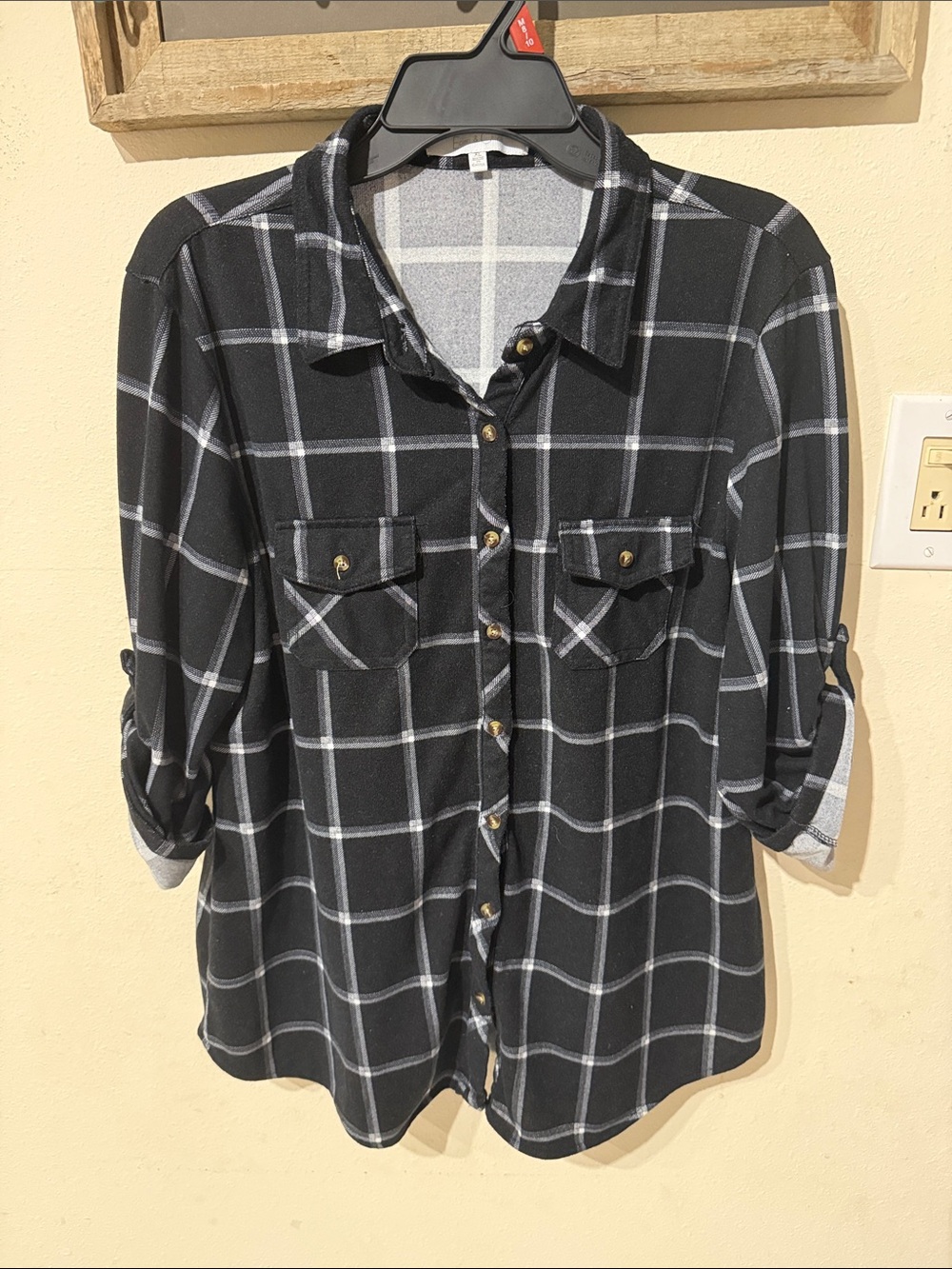 Eden & Olivia Black and White Plaid Button-Front Flannel Shirt